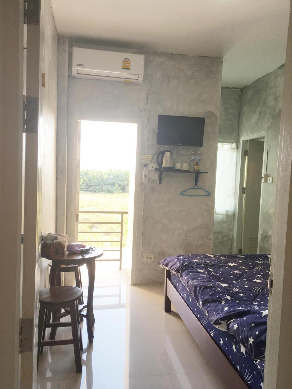 You In House Urt Surathani Airport Сураттхани Экстерьер фото