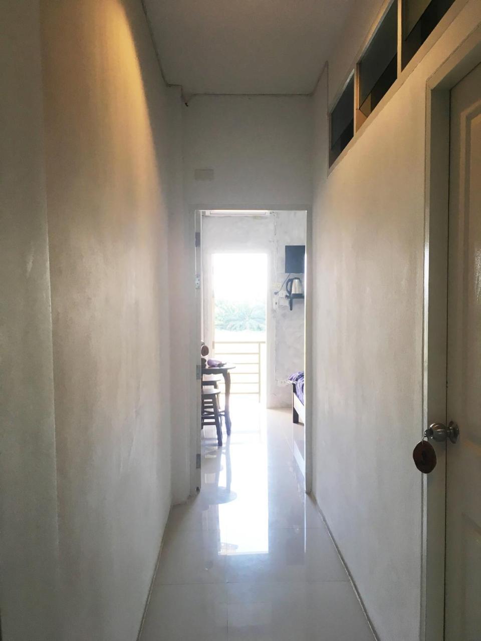 You In House Urt Surathani Airport Сураттхани Экстерьер фото