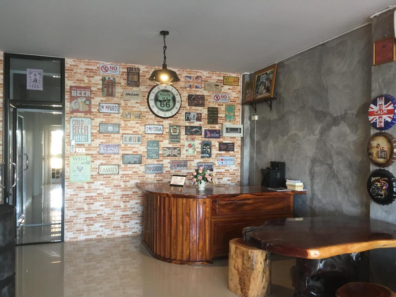 You In House Urt Surathani Airport Сураттхани Экстерьер фото