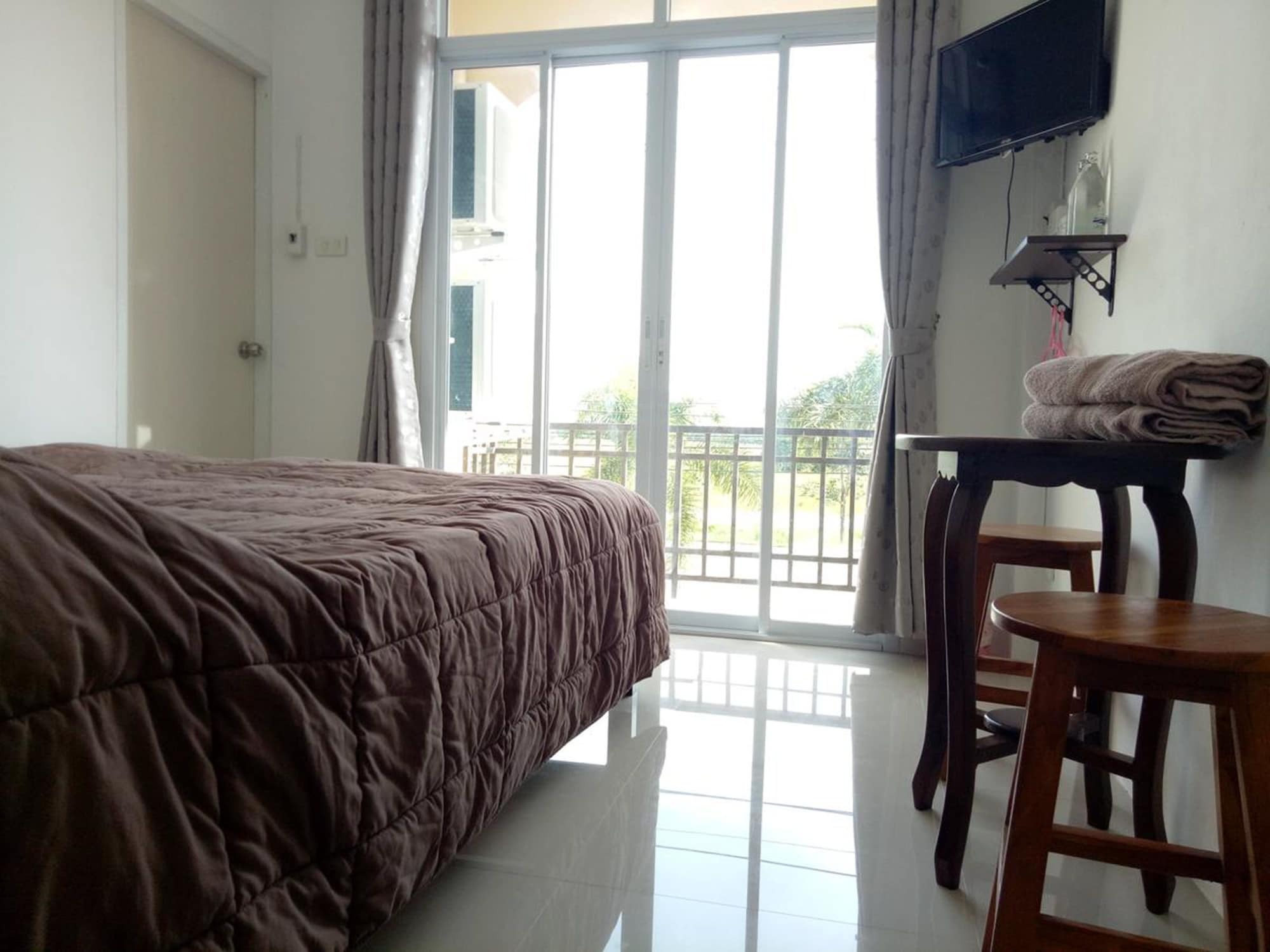 You In House Urt Surathani Airport Сураттхани Экстерьер фото